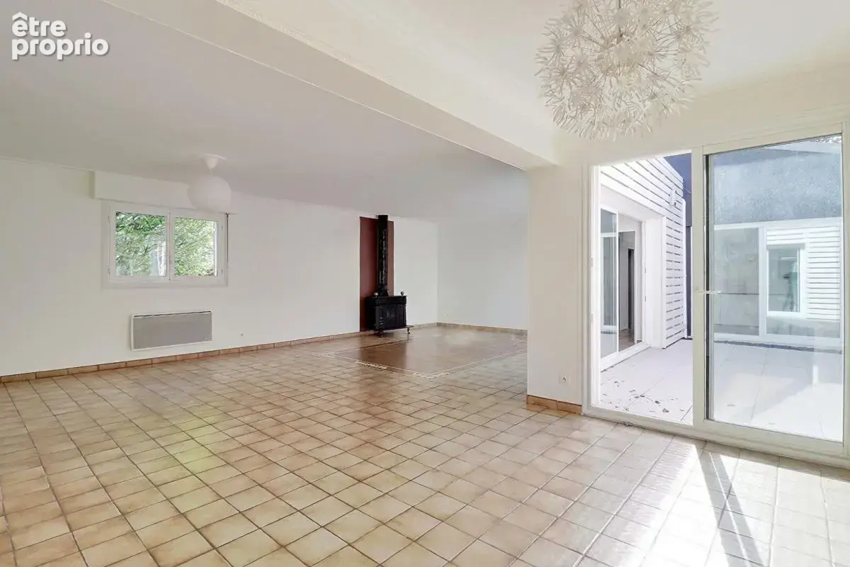 91700 - Maison de 9 pièces - 230 m² - photo 3