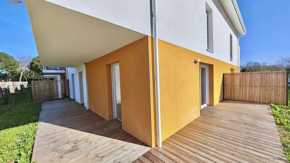 Appartement à FOURAS