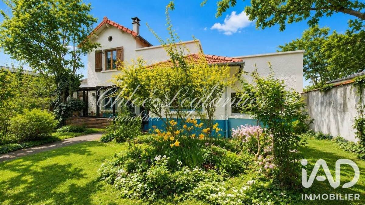 Photo 1 - Maison à LE PLESSIS-TREVISE