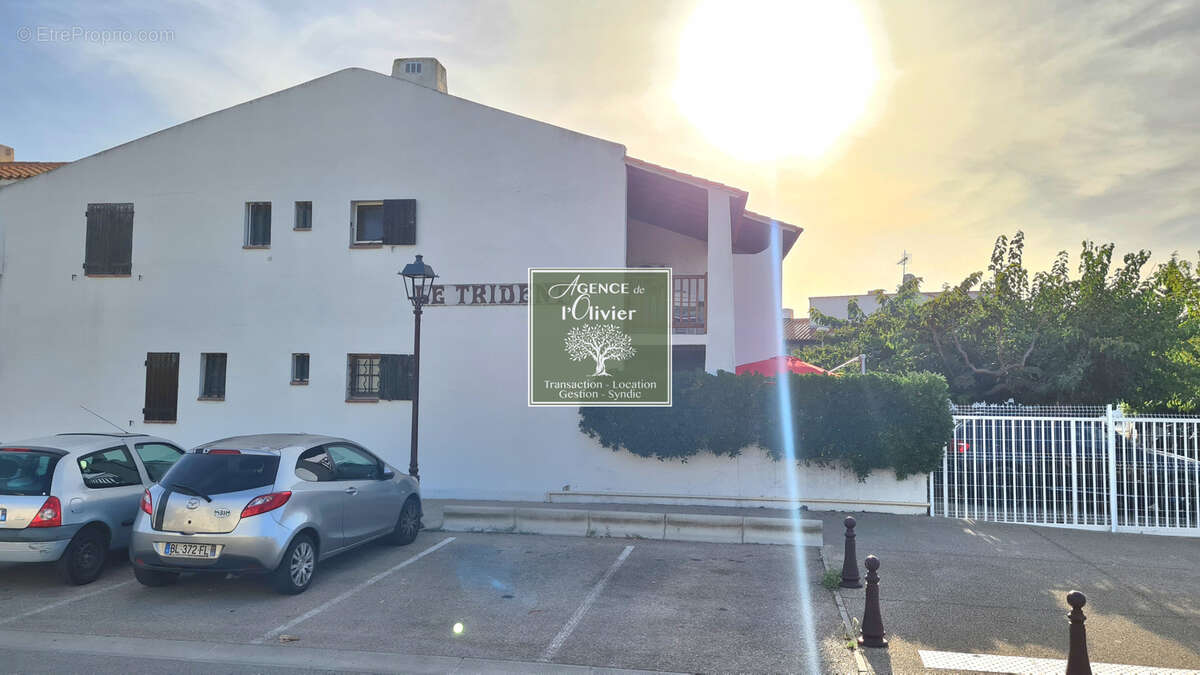 Aux Saintes Maries de la mer - Vente d'un T2 avec chambre en mezzanine + terrasse et place de parking - photo 3