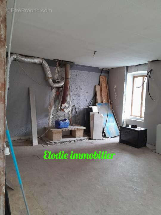 Appartement à SAINT-GEORGES-D'AURAC