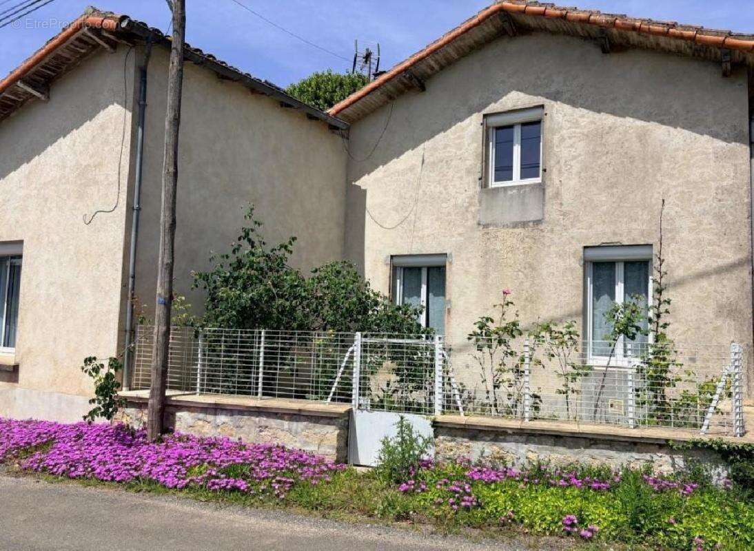 Maison à NANTEUIL-EN-VALLEE