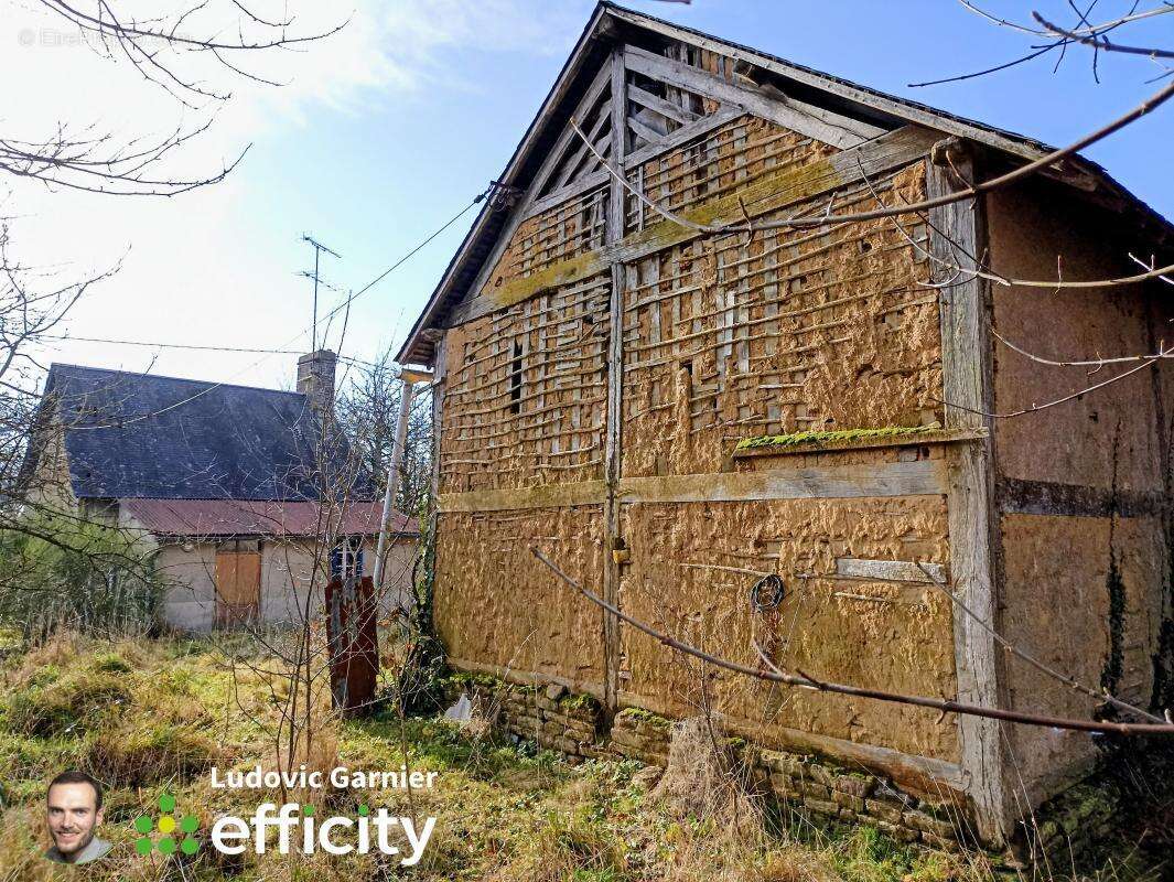 Maison à SAINT-HILAIRE-DU-HARCOUET