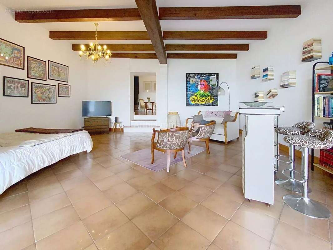 Appartement à CATERI