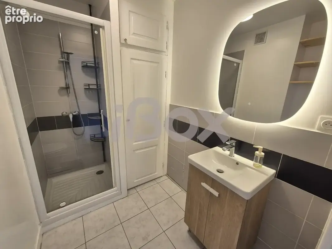Toulon   4 Chemins des Routes  Bel appartement T2 rénové avec terrasse et stationnement - photo 4