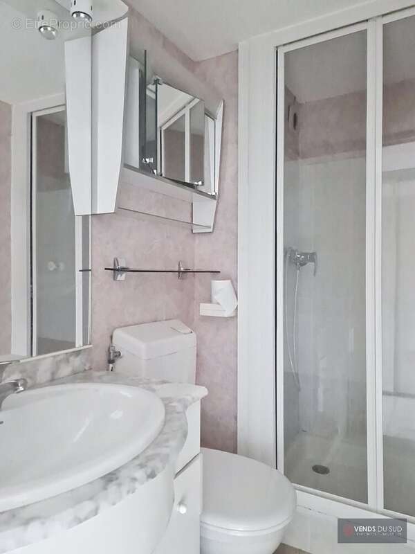 Appartement à LAMALOU-LES-BAINS