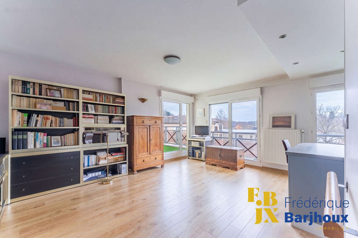 Appartement à FONTAINES-SAINT-MARTIN
