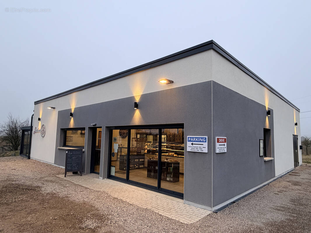 Commerce à SAIZERAIS