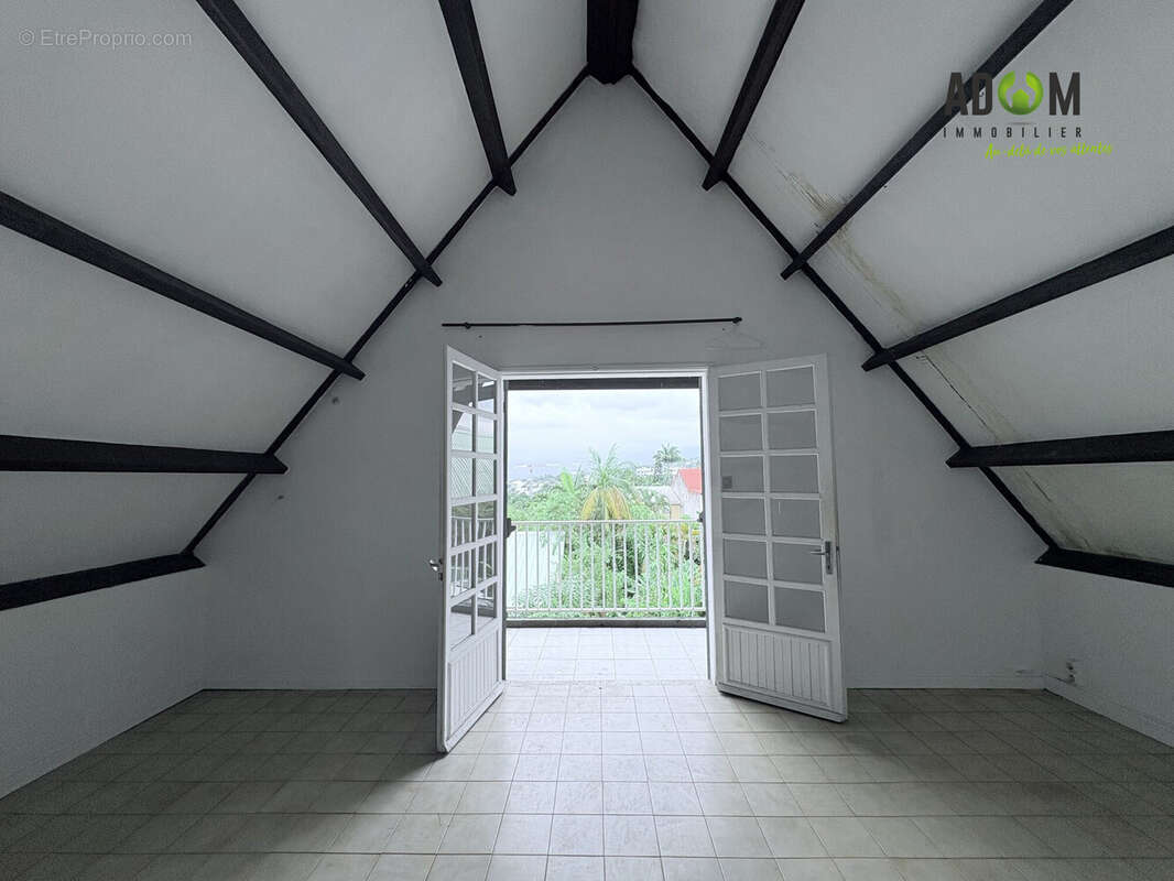 étage chambre 3 - Maison à LE TAMPON