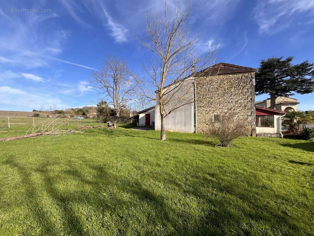 Maison à MONTIGNAC-TOUPINERIE