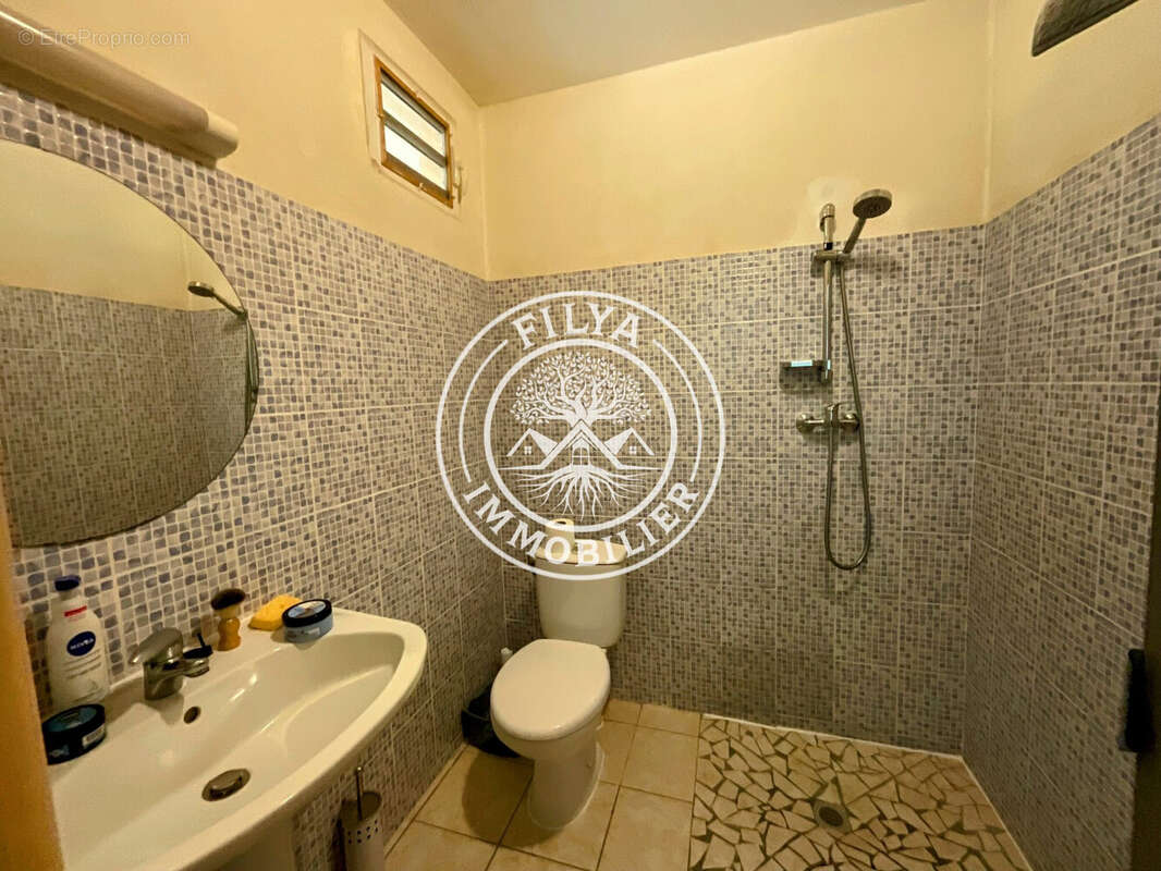 Maison à REMIRE-MONTJOLY