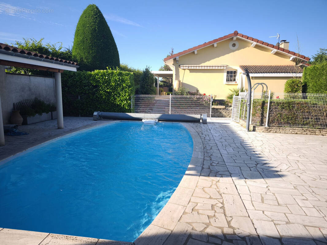 Photo 1 - Maison à VEAUCHE