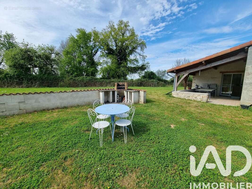 Photo 2 - Maison à THENEZAY
