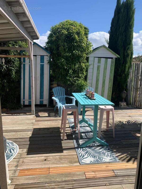 Maison à VEAUCHETTE