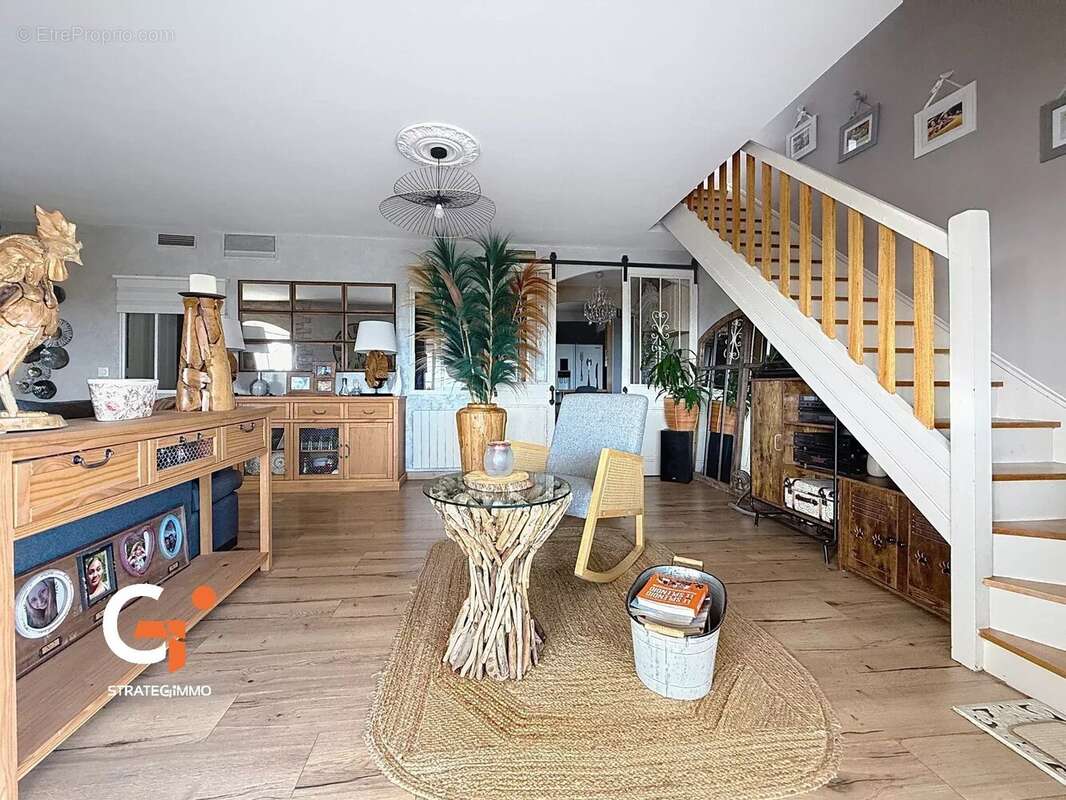 Maison à SAINT-PIERRE-DU-VAUVRAY