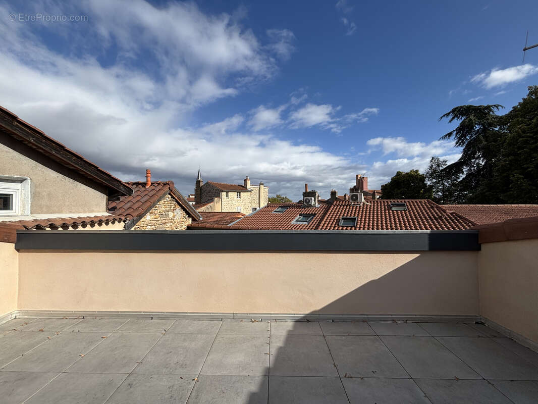 Maison à SAINT-GENIS-LAVAL