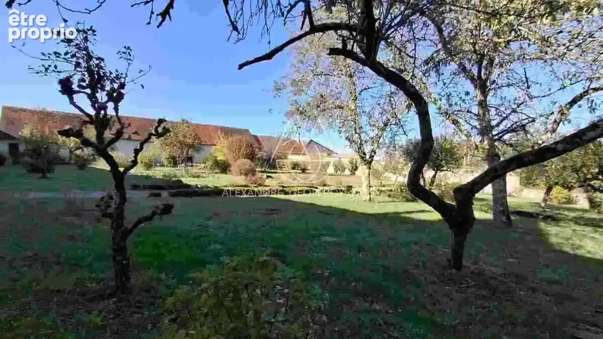 Exceptionnel château XV-XVI et XIXe avec son hameau et ses 108 hectares avec possibilité d’acheter 200ha attenants supplémentair - photo 16
