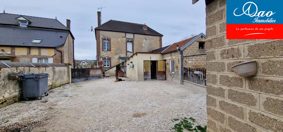Maison 6 pièces de 156m2 - photo 2