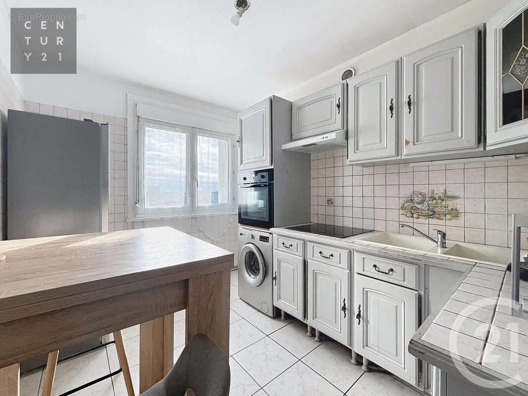 Appartement à LA CHAPELLE-SAINT-LUC