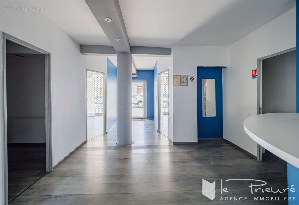 Albi - Immeuble à fort potentiel avec appartement T4 et grand local professionnel - photo 2