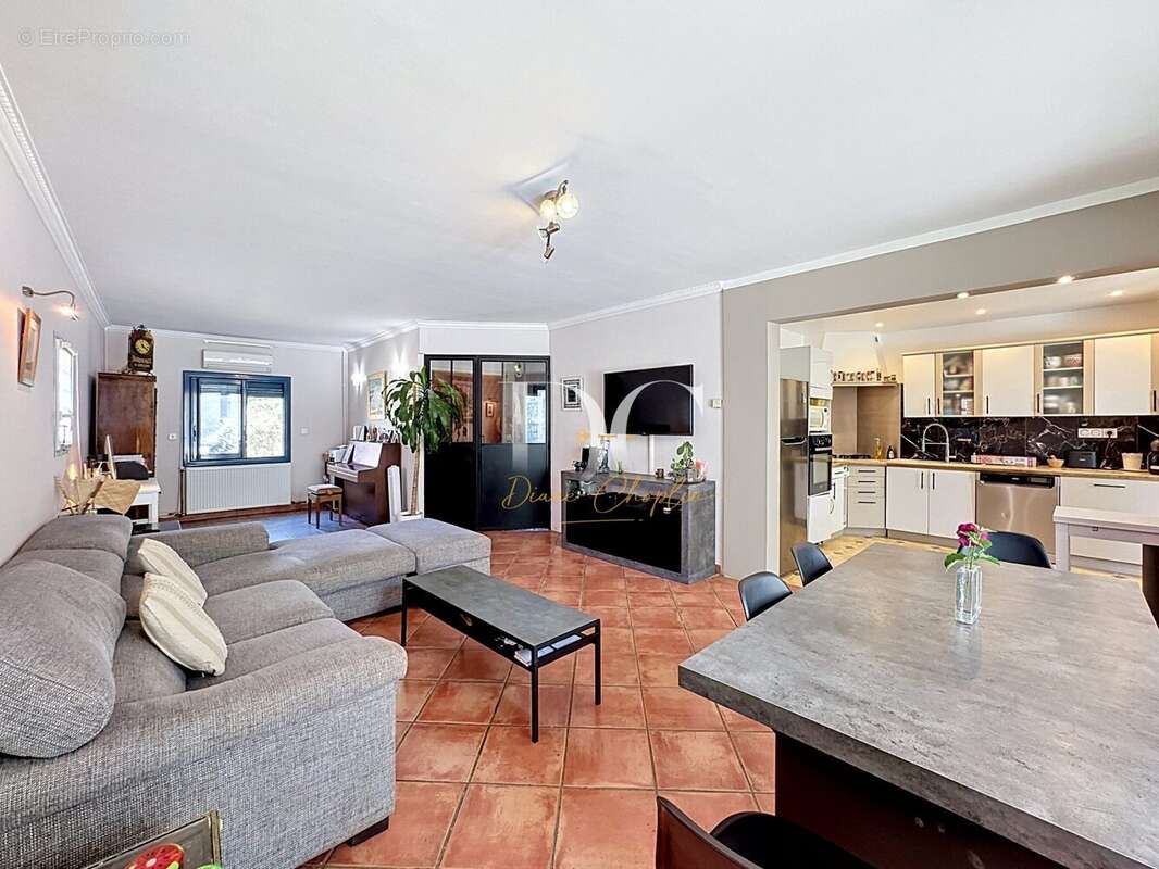 Maison à LE PONTET
