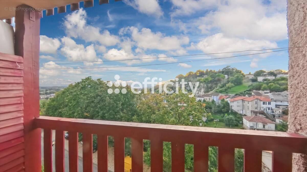 Appartement à FUMEL