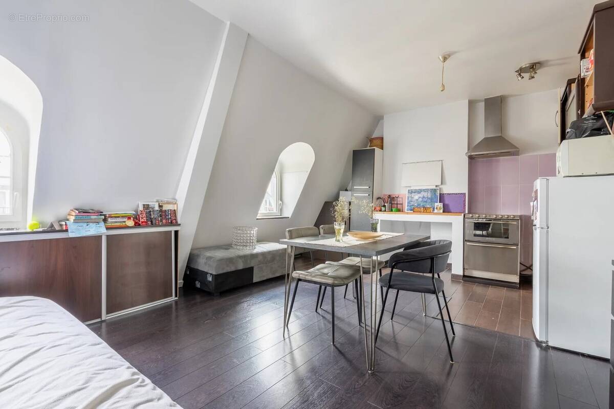 Appartement à PARIS-8E