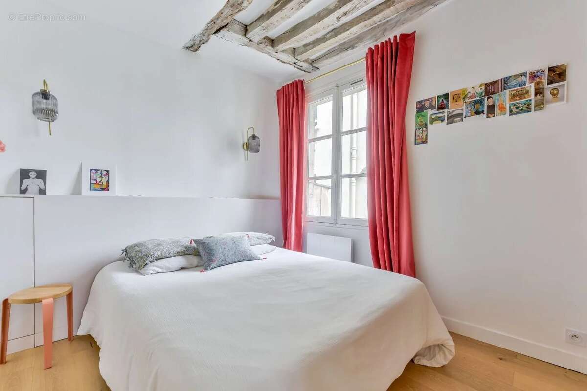 Appartement à PARIS-4E