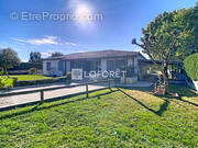 Maison à BARRY-D&#039;ISLEMADE