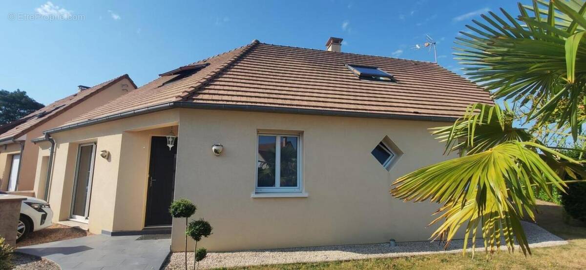 Maison à LA SUZE-SUR-SARTHE