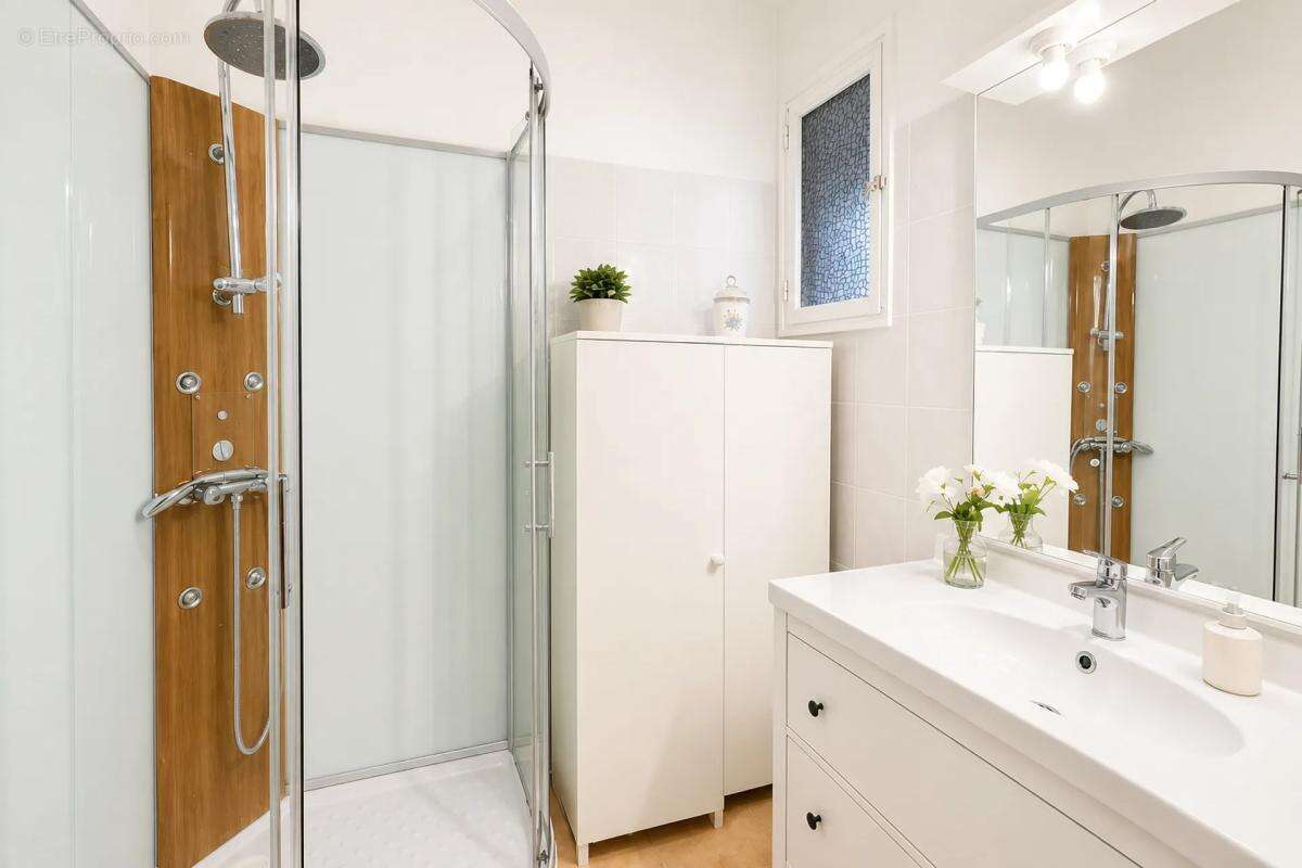 Appartement à MARSEILLE-4E