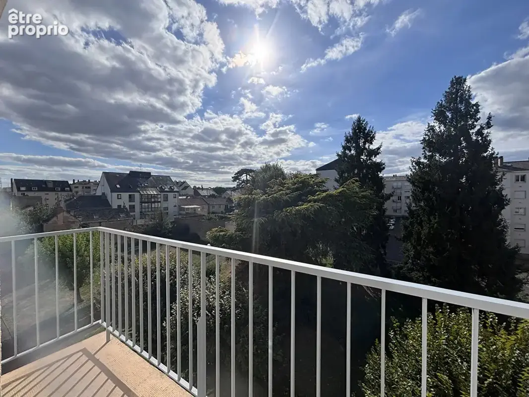 Appartement T4 avec balcon Laval - photo 3