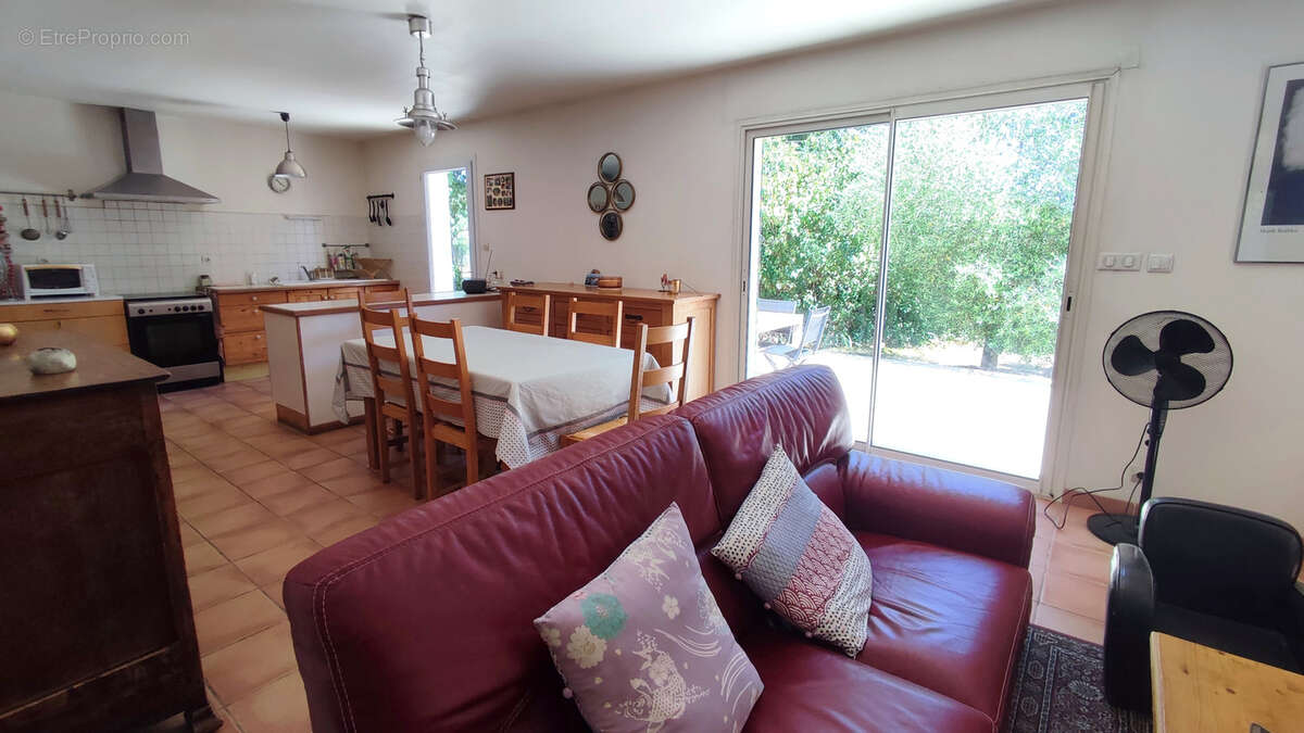 Maison 3 chb. avec jardin arboré, PAC et terrasse   À 13 min de Saintes - photo 5