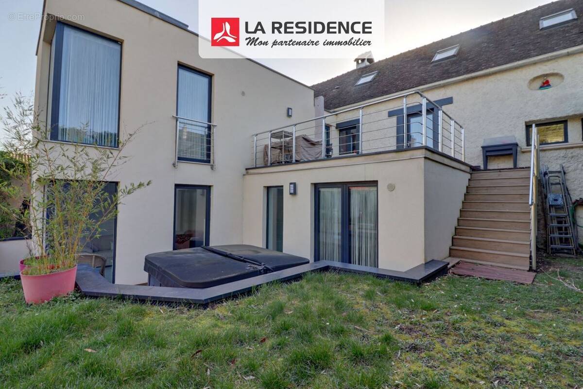 Maison à AULNAY-SUR-MAULDRE