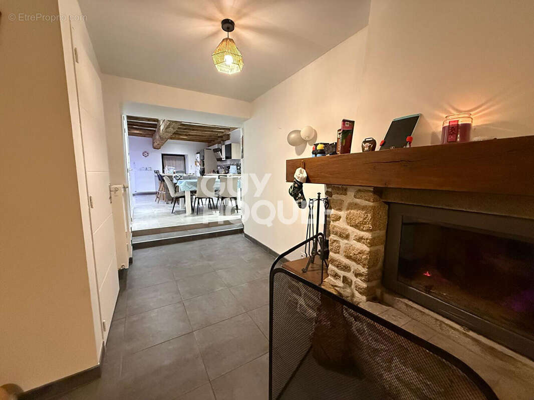 Maison à PONTAUBAULT