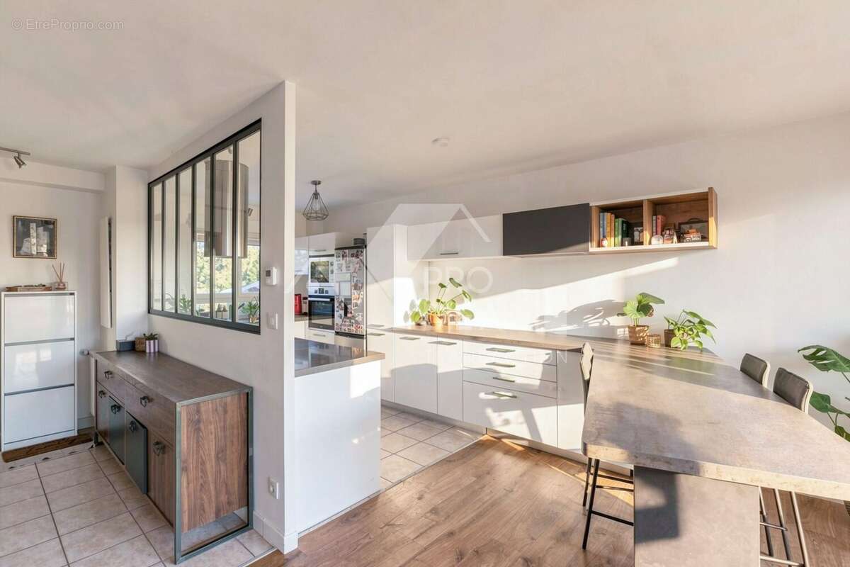 Appartement 77 m² à Bron  - photo 5