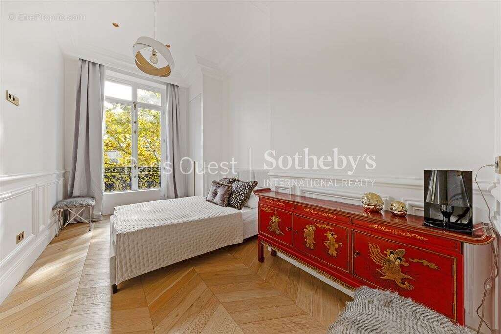 Appartement à PARIS-8E