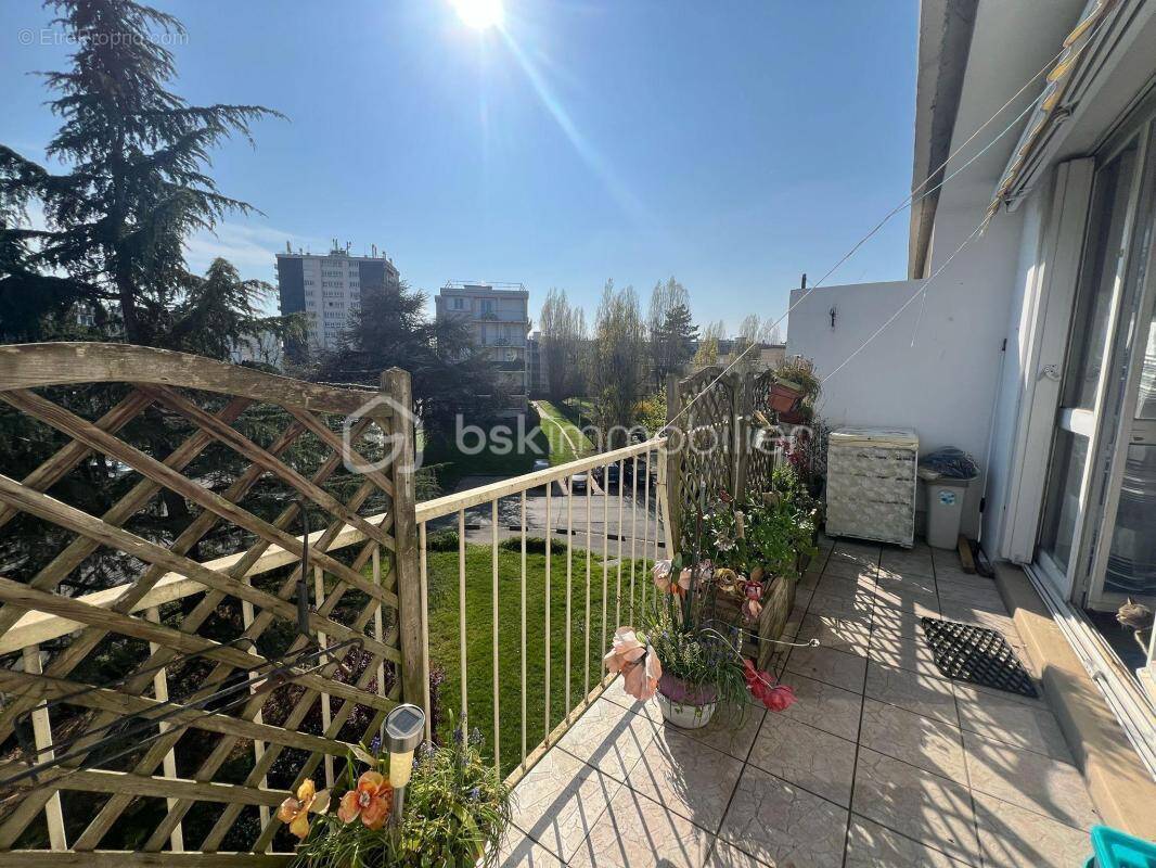 Appartement à SAINT-MICHEL-SUR-ORGE