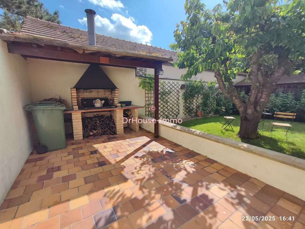 Maison à CRECY-LA-CHAPELLE