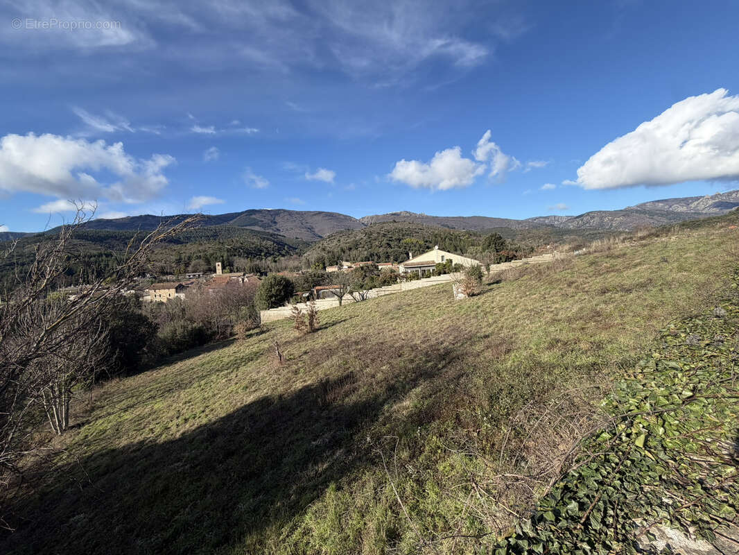 Terrain à SAINT-ETIENNE-D'ALBAGNAN