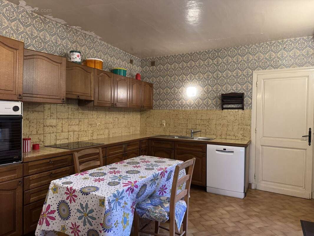 Cuisine - Maison à SAINT-CYPRIEN