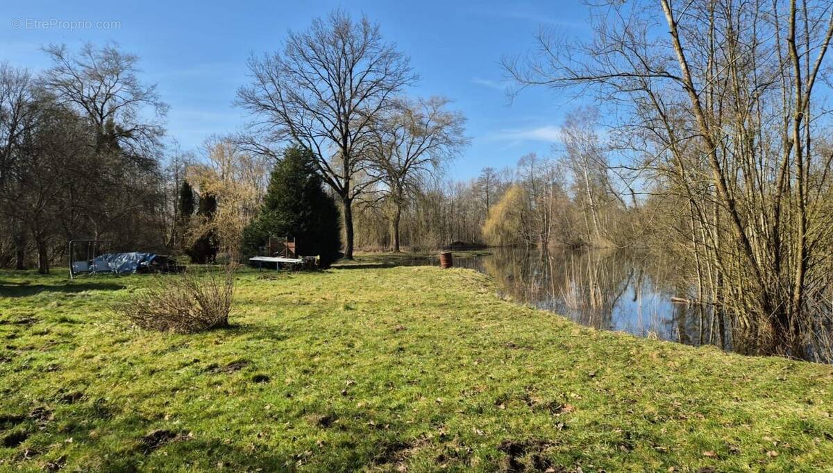 Terrain à ANIZY-LE-CHATEAU