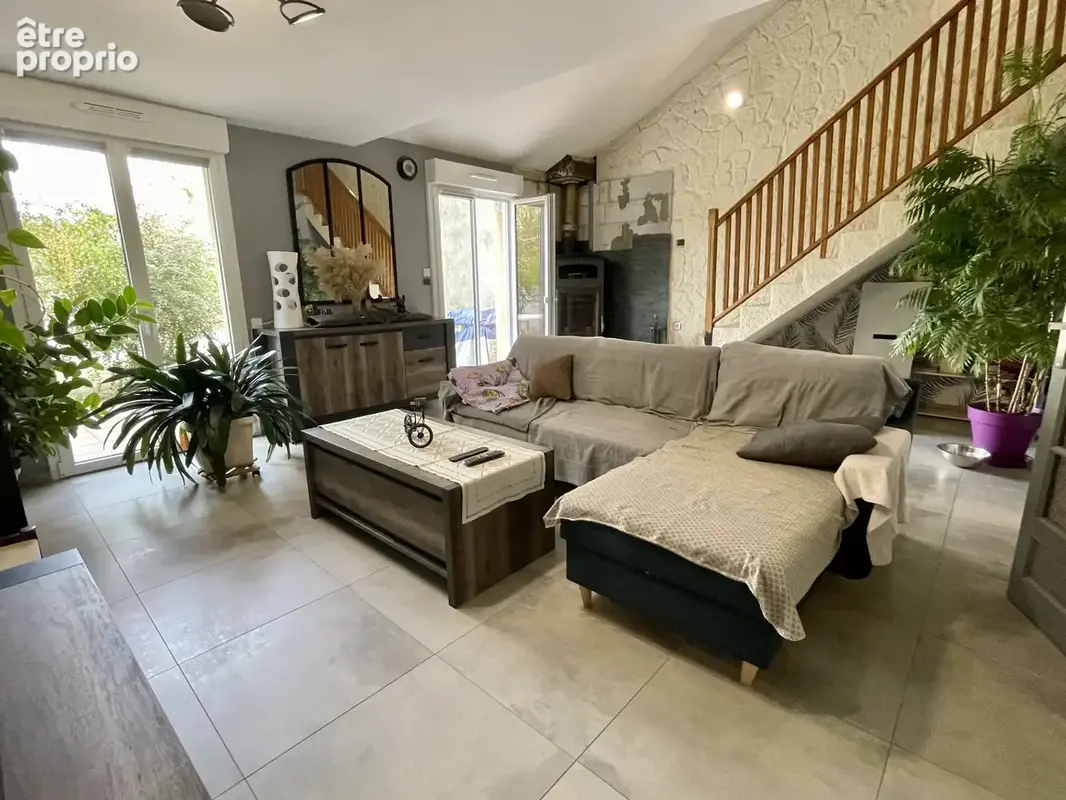 Photo Maison à Azelot au prix de 247 000€