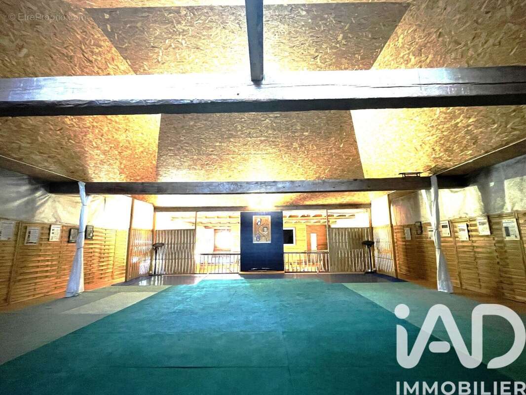 Maison 650 m² à Echassieres  - photo 7