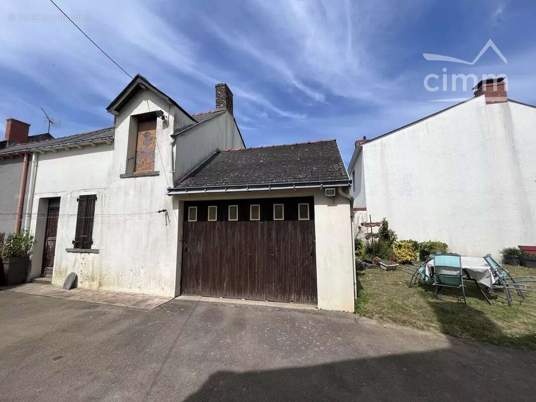 Maison à JOUE-SUR-ERDRE