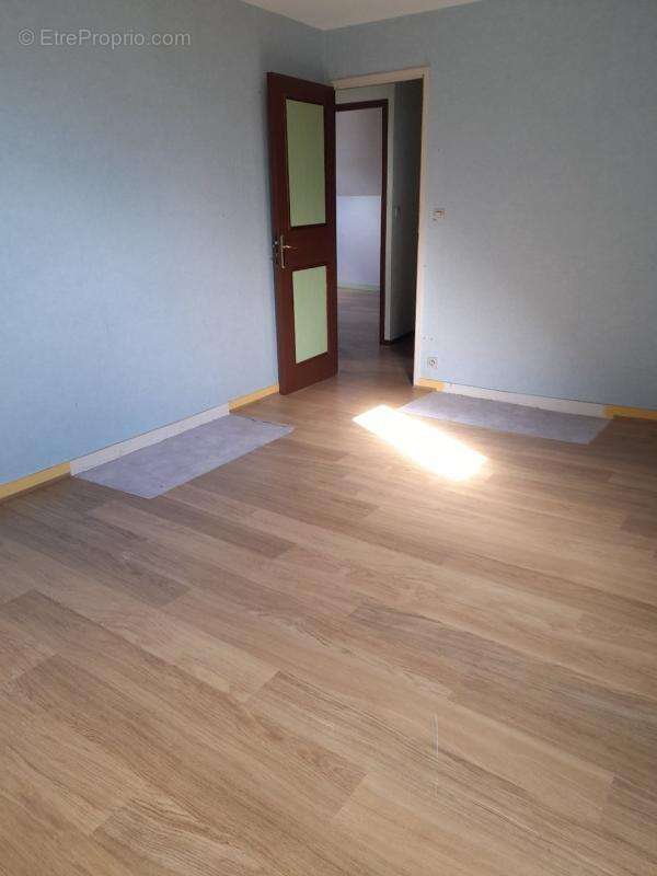 Appartement à CLUIS