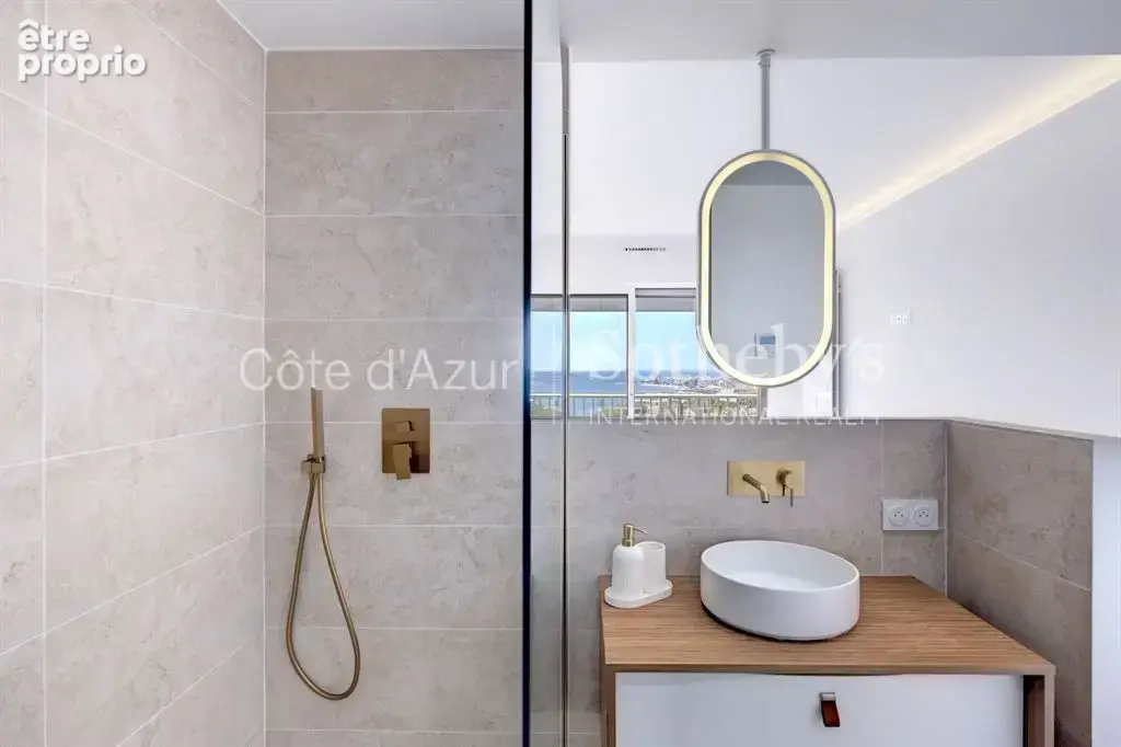 Cannes Californie, appartement rénové avec terrasse plein sud et vue panoramique sur la mer - photo 15