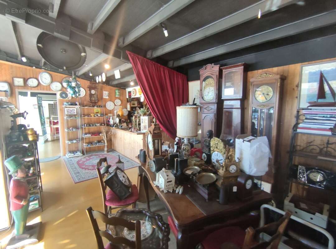 Commerce à MONTCARET