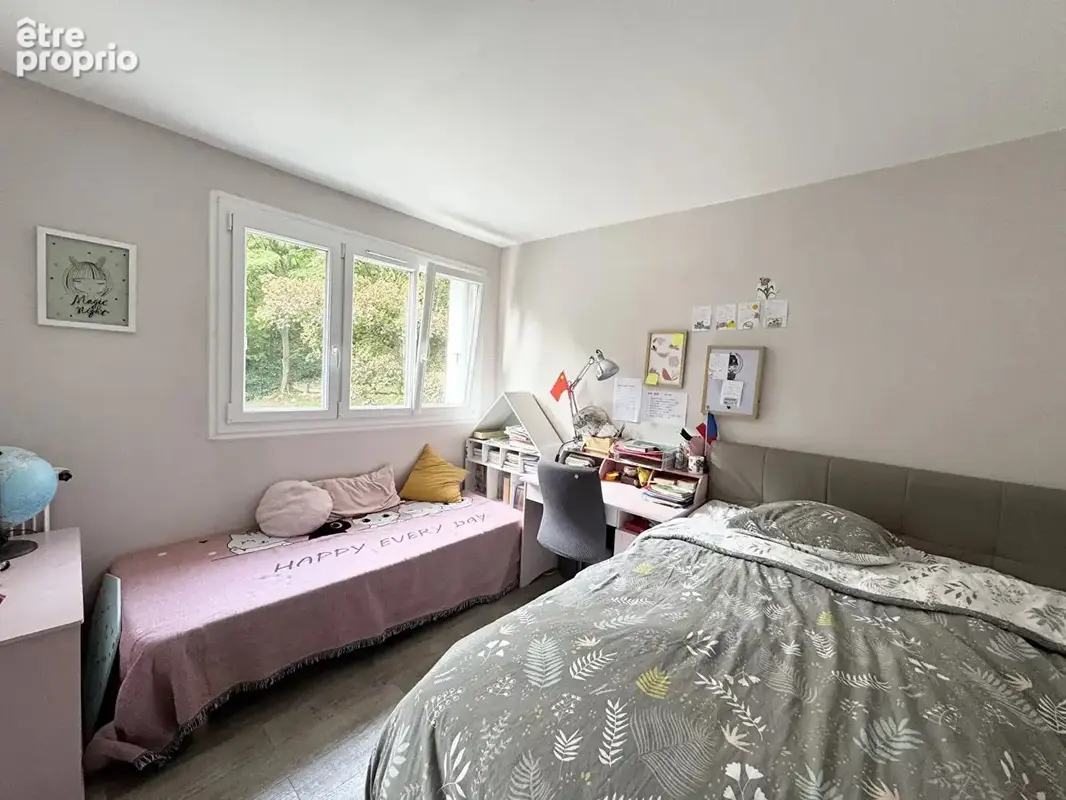 Appartement De 78,40m2 Rénové Avec Jardin, Proche Lycée International Et Collège Des Hauts Grillets - photo 4