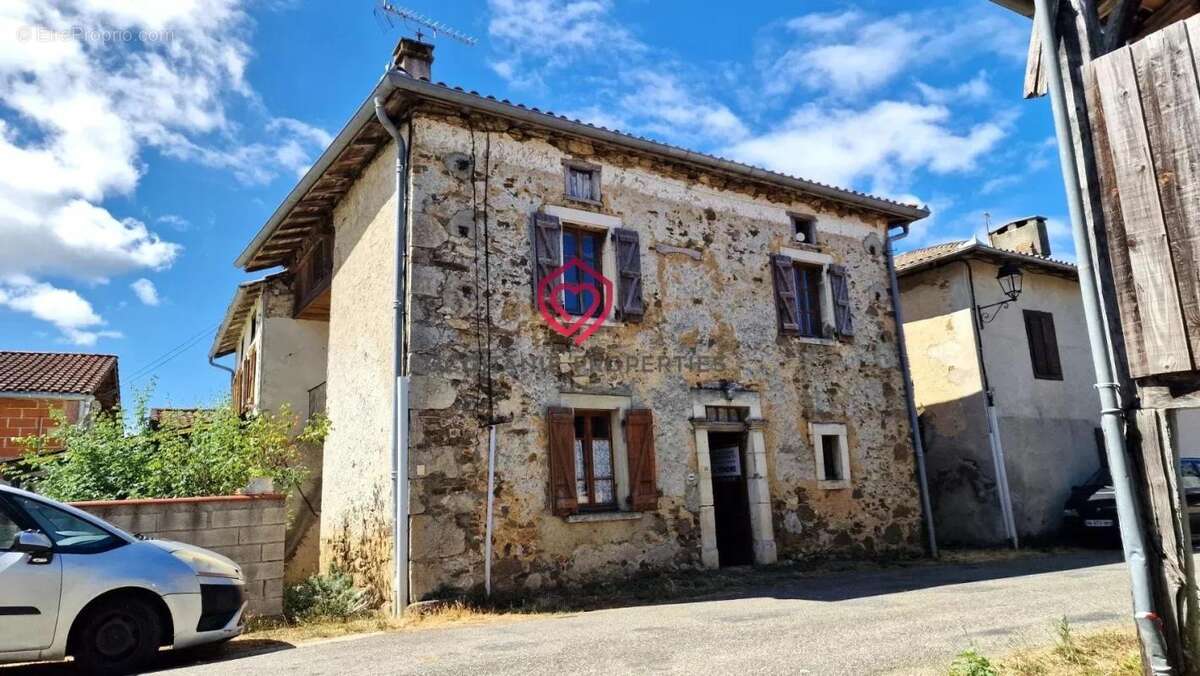Maison de village avec grange et terrain - photo 3